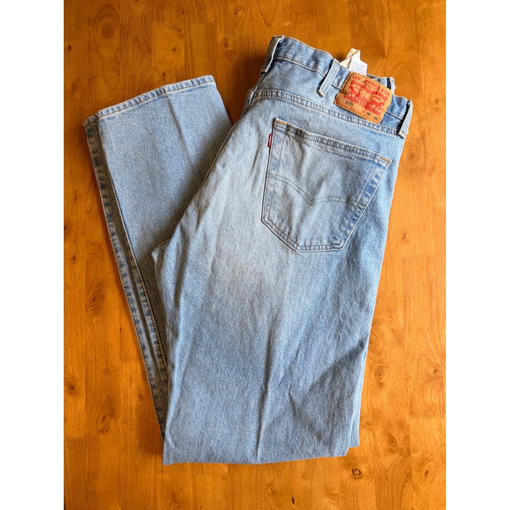 Levis 501 Original Fit Jeans Mens 38x36 Light Wash Blue Denim Button Fly 0084